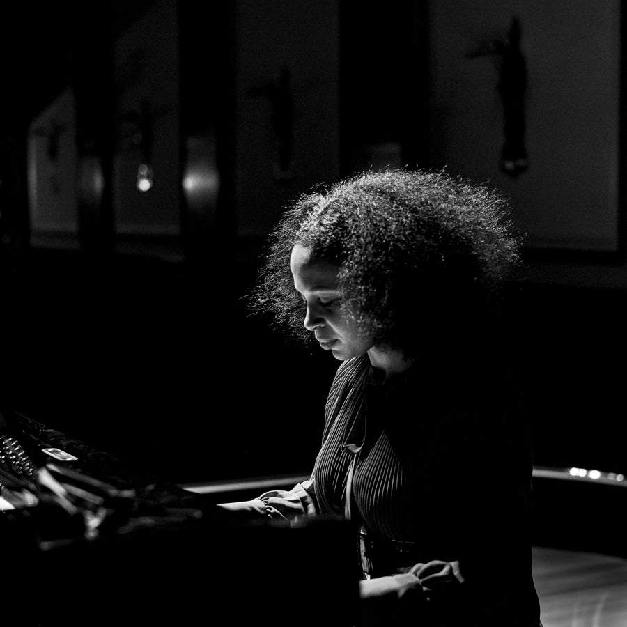 Rebeca Omordia - piano
